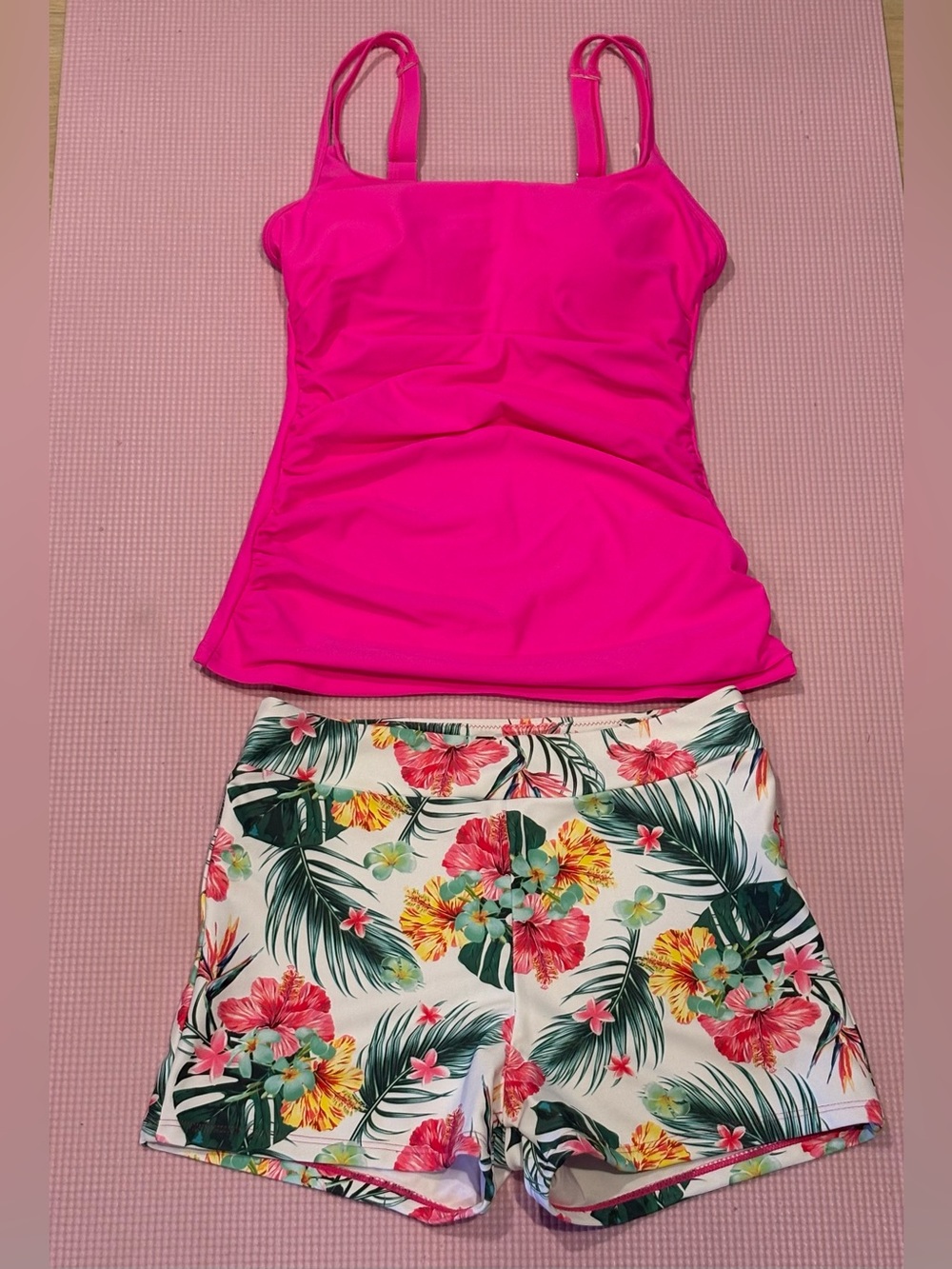 💖 Hot Pink Tankini Set – Tropical Floral Swim Shorts (No Brand)